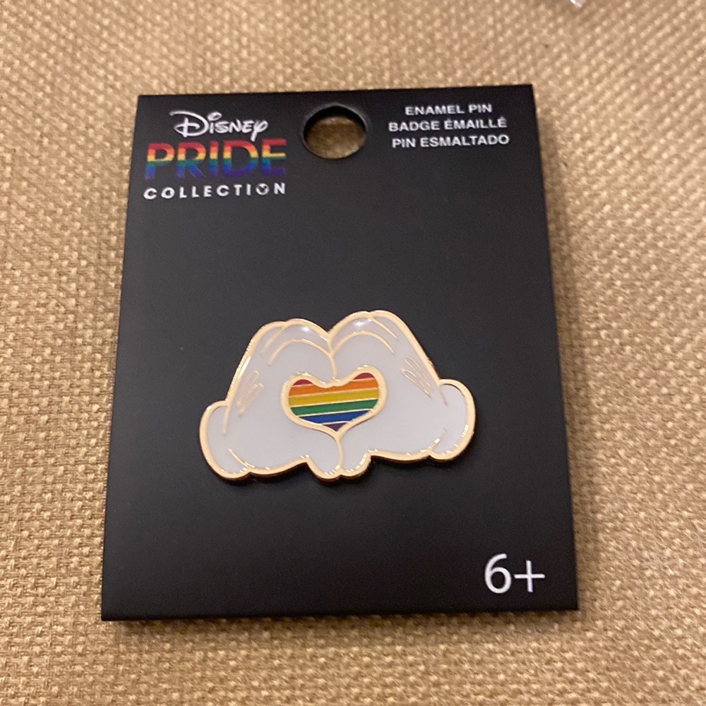 Loungefly Disney Mickey Mouse Pride Heart‎ Pin Hot Topic Metal Enamel Pin